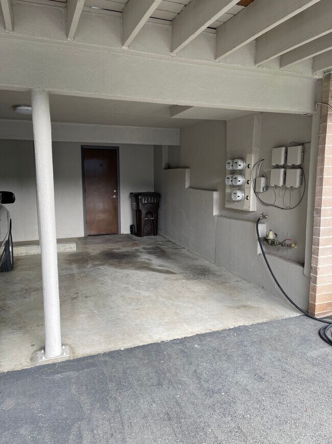 Building Photo - 36 Redwood Ave