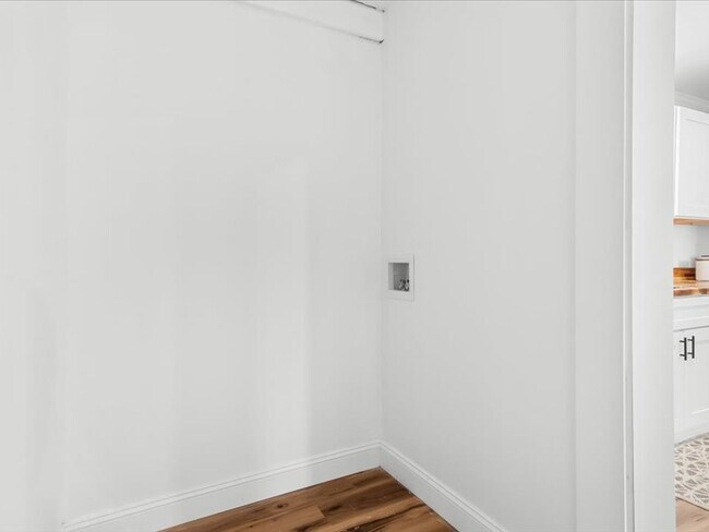 Building Photo - 160 29th St Pl SW