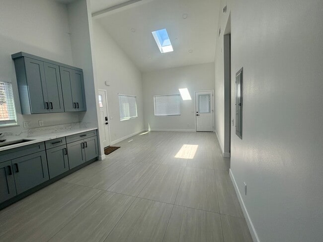 Building Photo - Beautiful Newly Built 2bed/2bath ADU