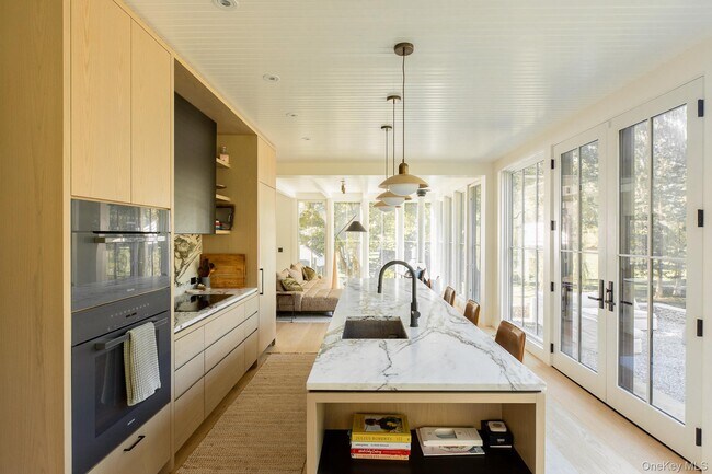 Building Photo - 4-6 Old Primrose Hill Rd