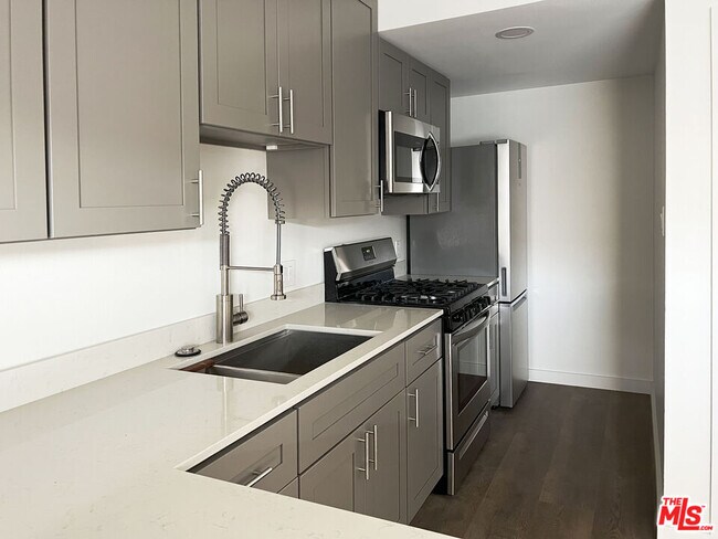 Building Photo - 1427 9th St