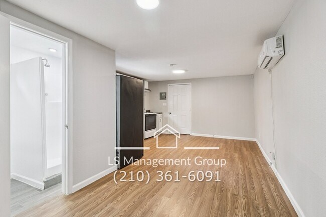 Building Photo - 622 Denver Blvd