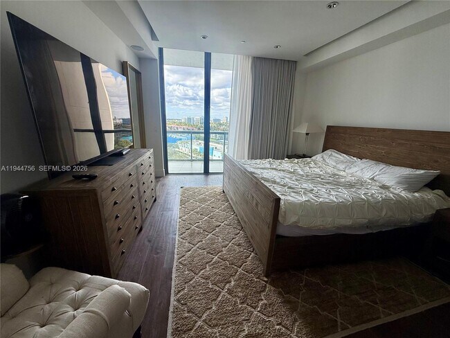 Building Photo - 3300 NE 188th St