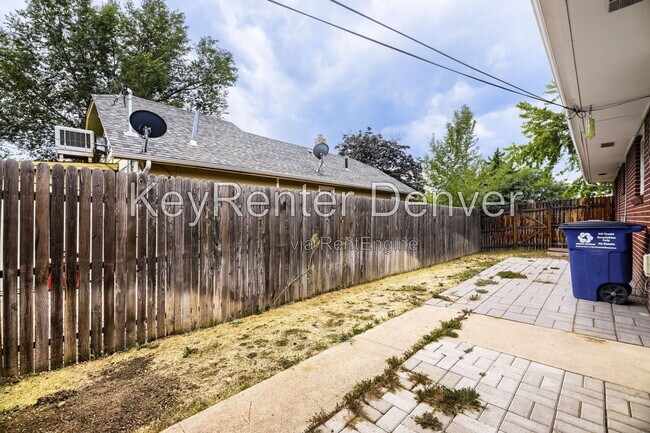 Building Photo - 4282 W Virginia Ave