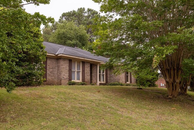 Building Photo - 3 Bedroom Home in North Columbus, GA