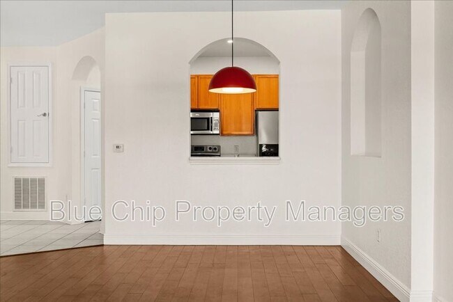 Building Photo - 6402 Cava Alta Dr