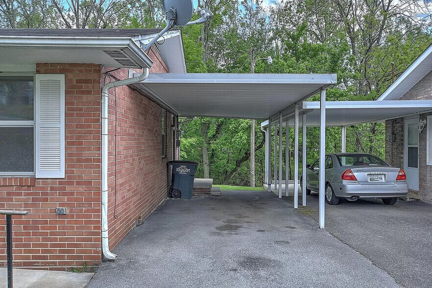 Carport - 567 Lovedale Dr