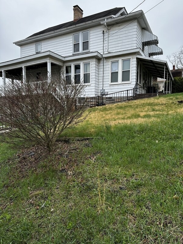 Building Photo - 209 Winfield Ave