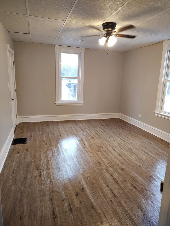 Building Photo - Beautiful 4 Bed/ 2 Bath House for Rent
