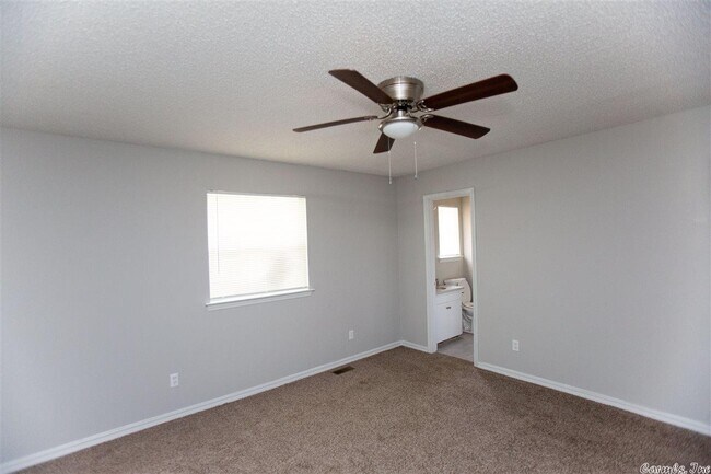 Building Photo - 318 1/2 E Lee Ave