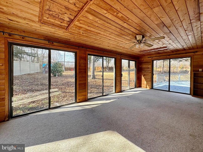 Building Photo - 401 Butternut Ct