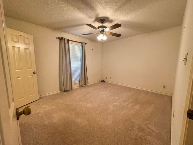 Building Photo - Available Now! 3 Bed 2 Bath on 2 Acres in ...