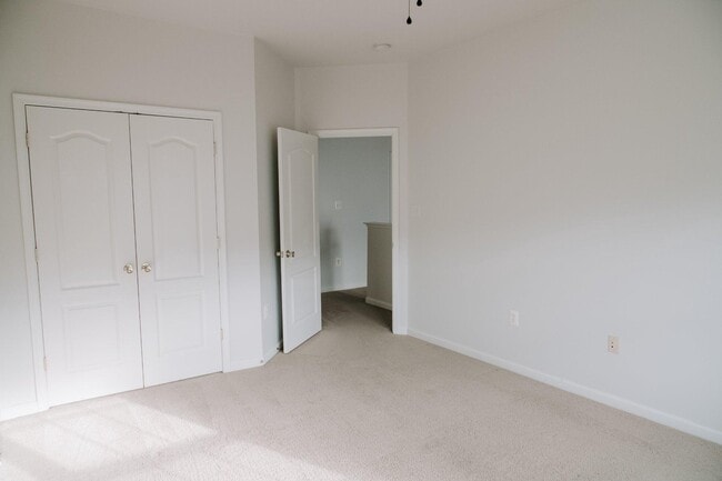 Building Photo - 110 Quinton Oaks Cir