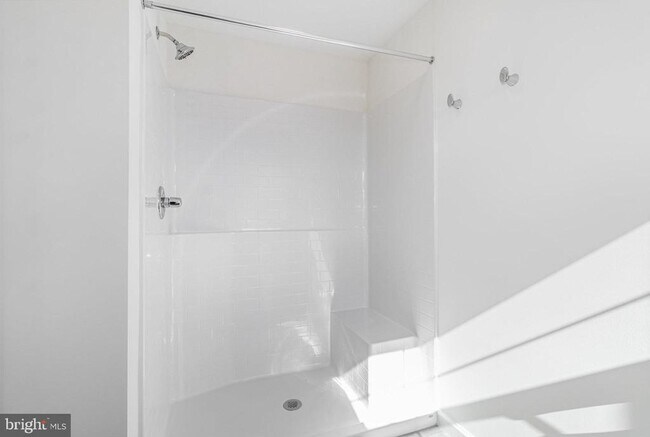 Building Photo - 7843 Briarwood Dr