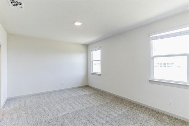 Building Photo - 217 Grns Byu Trl