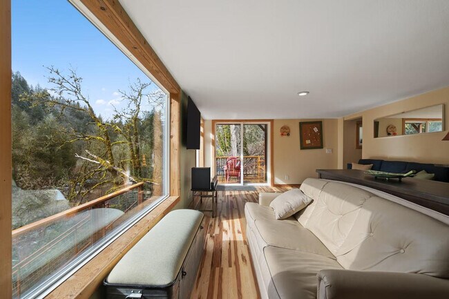 Building Photo - 11582 Washougal River Rd