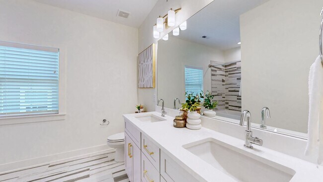 Building Photo - 425 Herringbone Ct