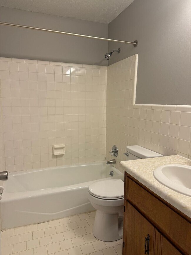 Building Photo - 104 Cornelia Ct