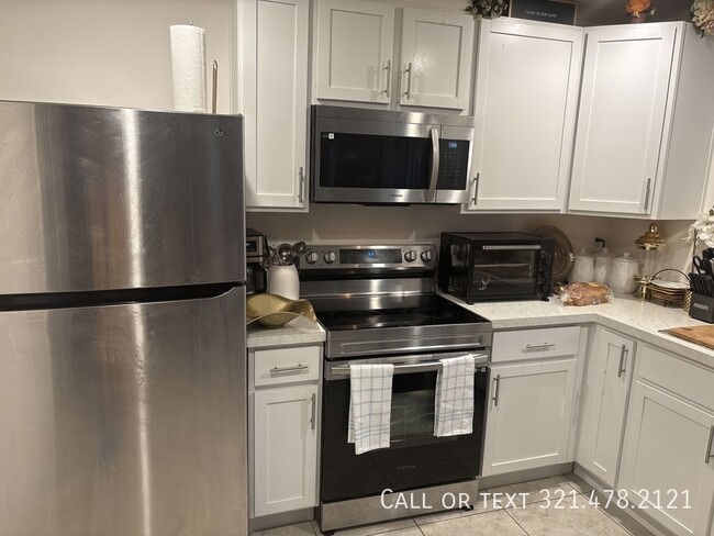 Building Photo - 567 Poplar St SE