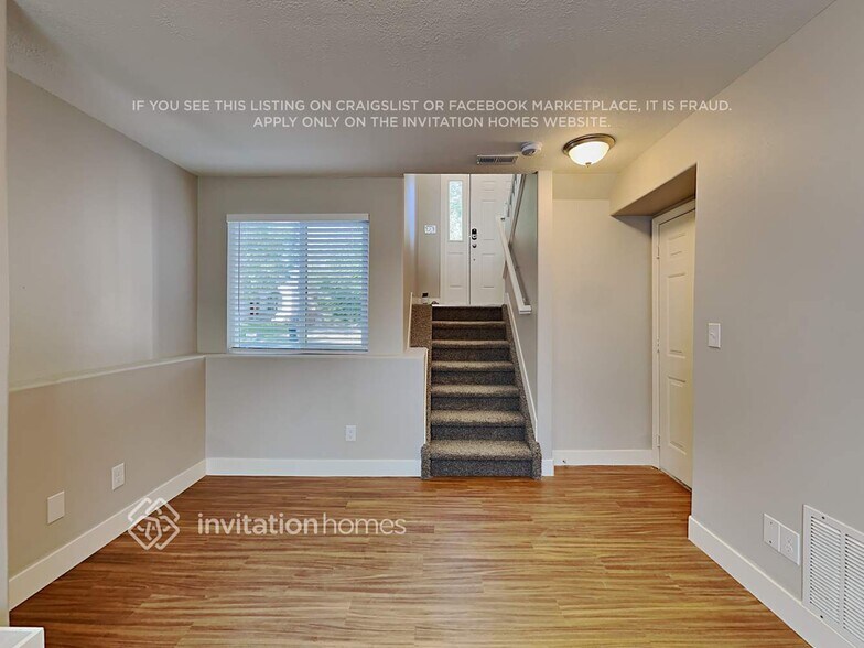 Building Photo - 5785 Grapevine Dr