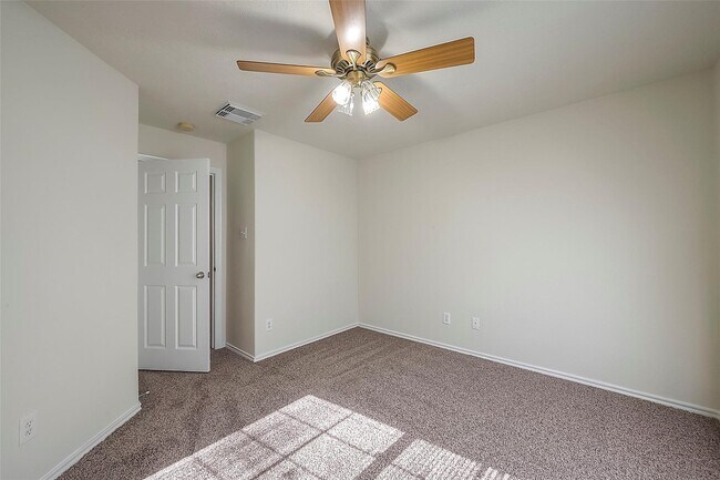 Building Photo - 14330 Fairbuff Ln
