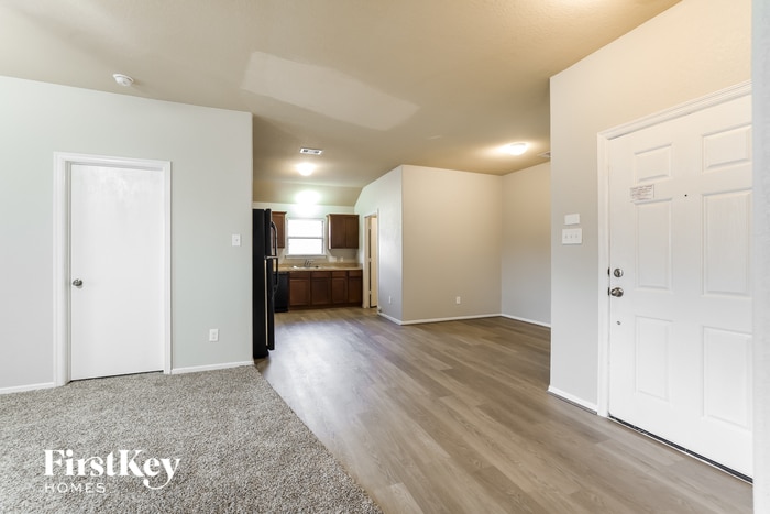 Building Photo - 7909 Big Oak Dr