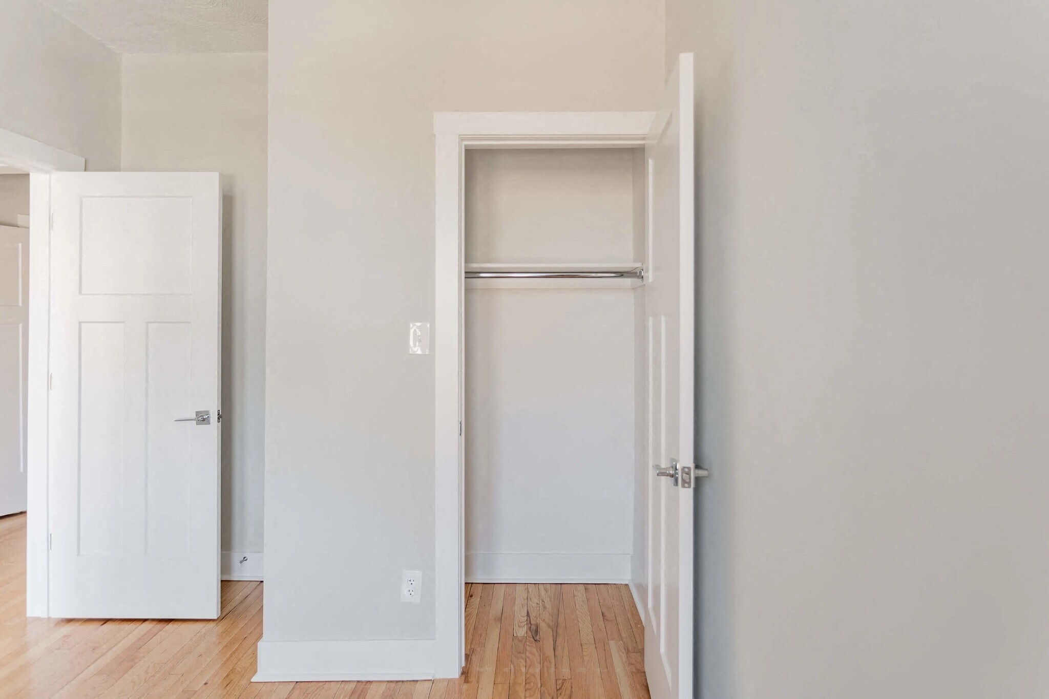 Building Photo - 6143 S Dorchester Ave