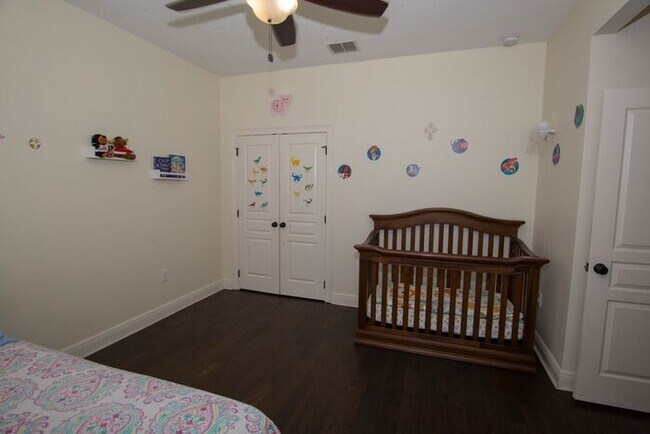 Building Photo - Beautiful 4 Bedroom/4 Bath in Belle Isle w...