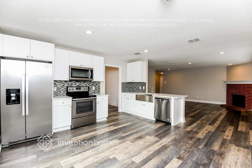 Building Photo - 1413 Ridgecrest Dr