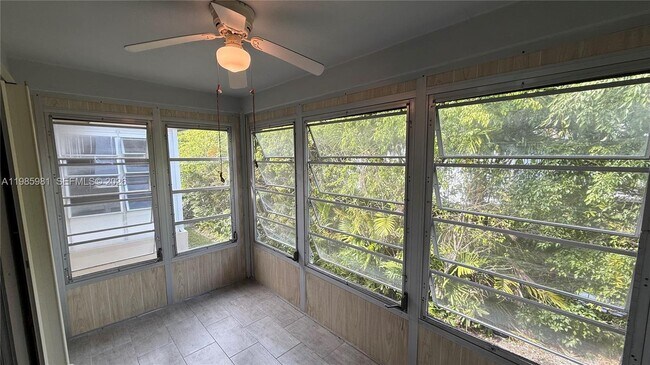 Building Photo - 2115 NE 42nd Ct