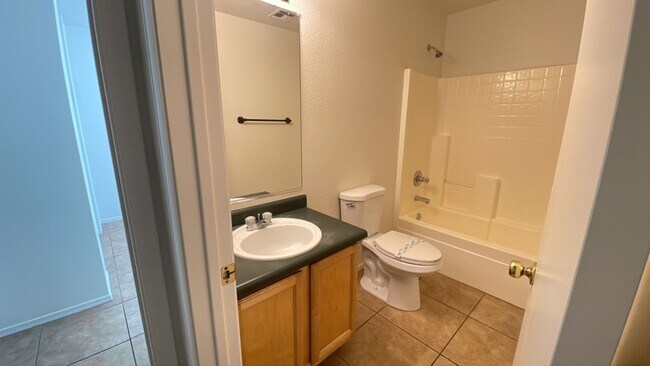 Building Photo - Cozy 3 bedroom home in Surprise!