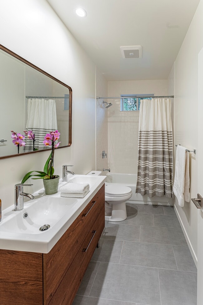 Building Photo - 1807 Powerhouse Alley