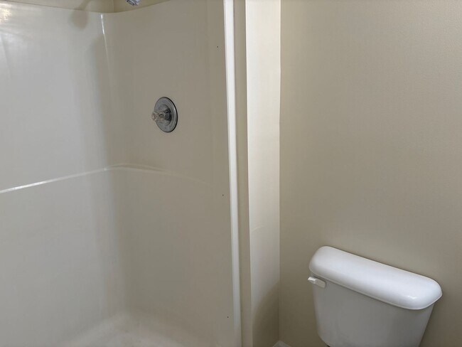 Building Photo - 303 Caldwell Cir