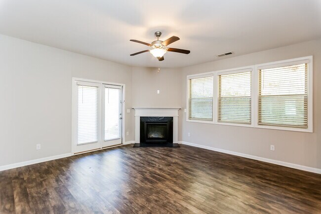 Building Photo - 387 Lenore Ct