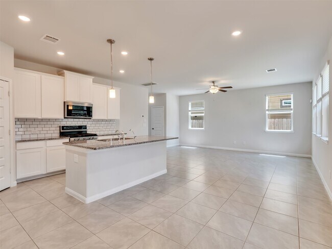 Building Photo - 7087 Silverleaf Oak St