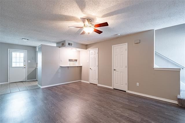 Building Photo - 400 Cambridge Dr