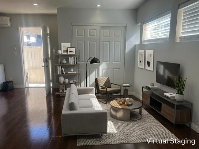 Building Photo - Charming Winnetka Studio (ADU)! Laundry In Unit!