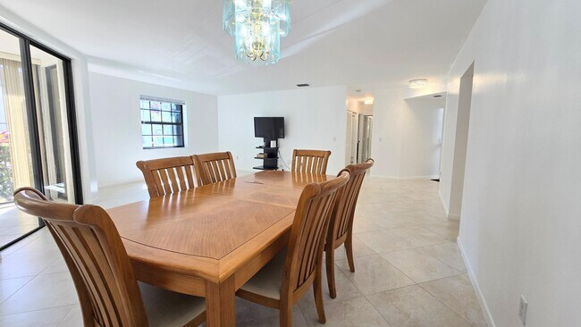 Building Photo - 5139 Floria Way