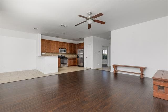 Building Photo - 2300 Castle Creek Dr