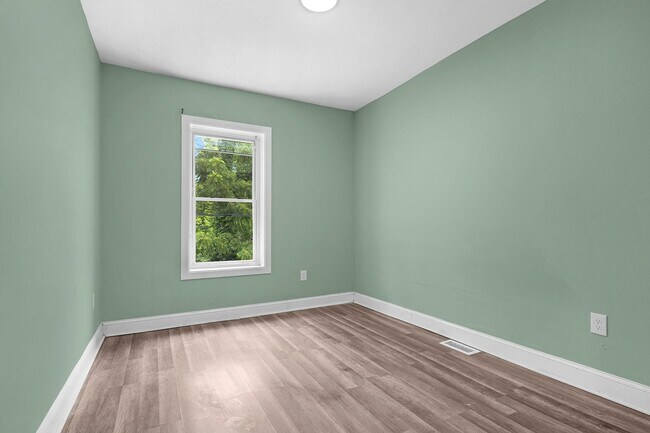 Building Photo - 3003 W Garrison Ave