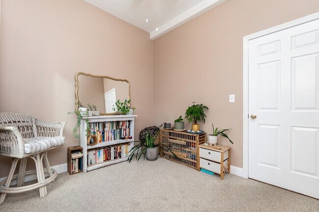 Building Photo - 224 Salem St