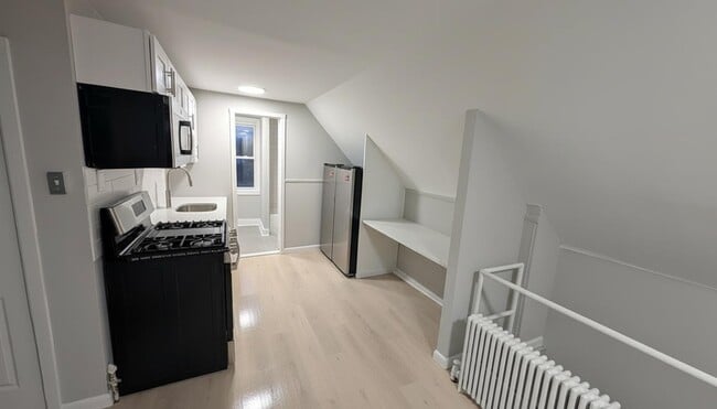 Building Photo - 27 W Somerset St