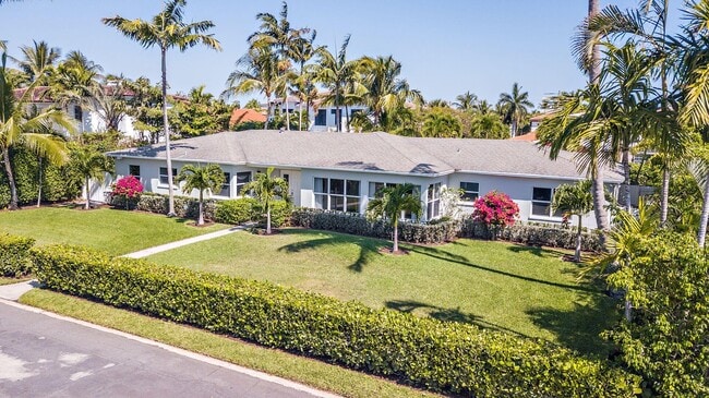 Building Photo - 225 Russlyn Dr