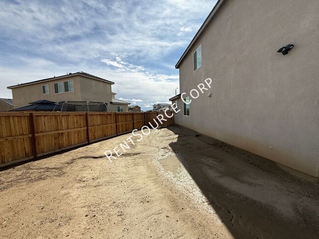 Building Photo - 4 Bedrooms/3 Bathrooms Two Story Home for ...