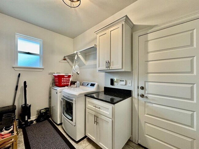 Building Photo - 8501 NW 109th Terrace