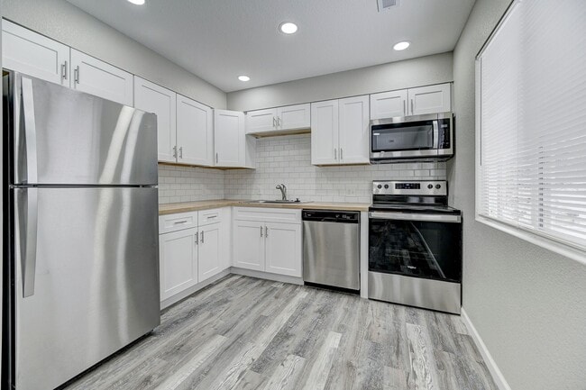 Building Photo - 1495 Manitou Blvd