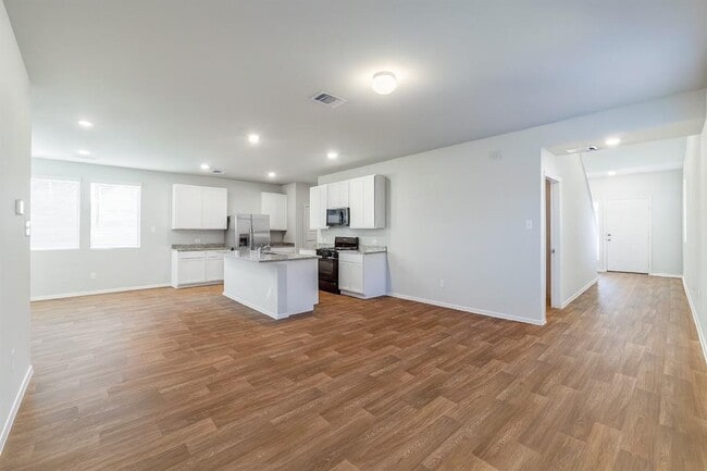 Building Photo - 342 Jade St