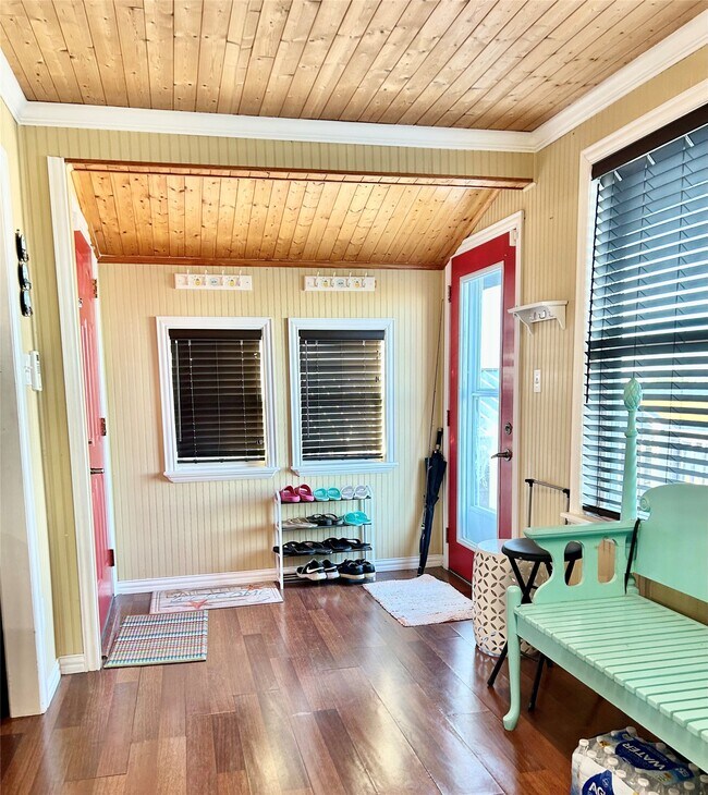 Building Photo - 1256 Canal E