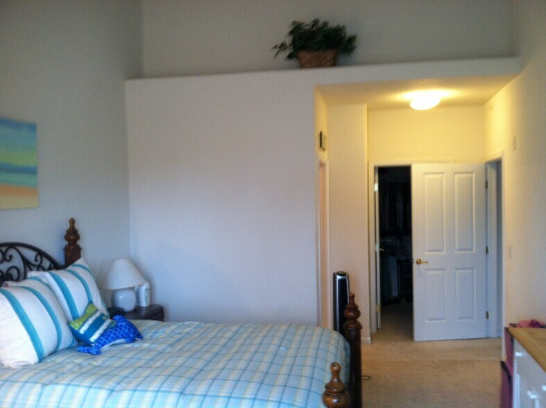 Building Photo - 8520 S Holland Ln