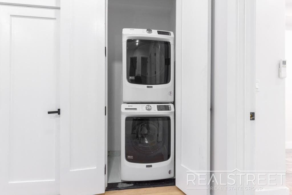Building Photo - Brand New 3 Bed, 2 Bath with In-Unit Laund...